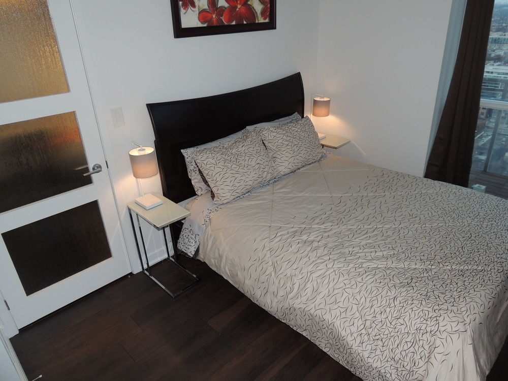 Tvhr - Luxury Condos In Heart Of Downtown Toronto Kültér fotó